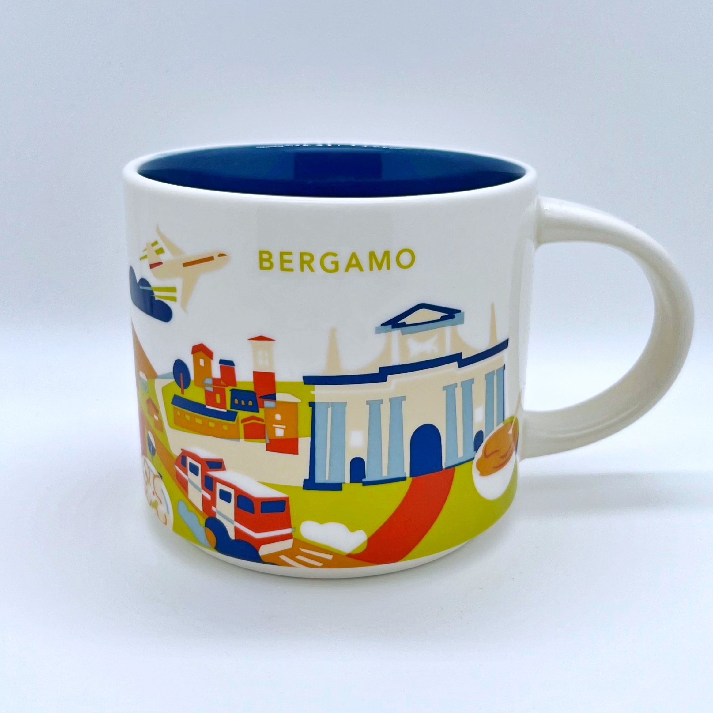 Kaffee Tee und Cappuccino Tasse von Starbucks mit gemalten Bildern aus der Stadt Bergamo