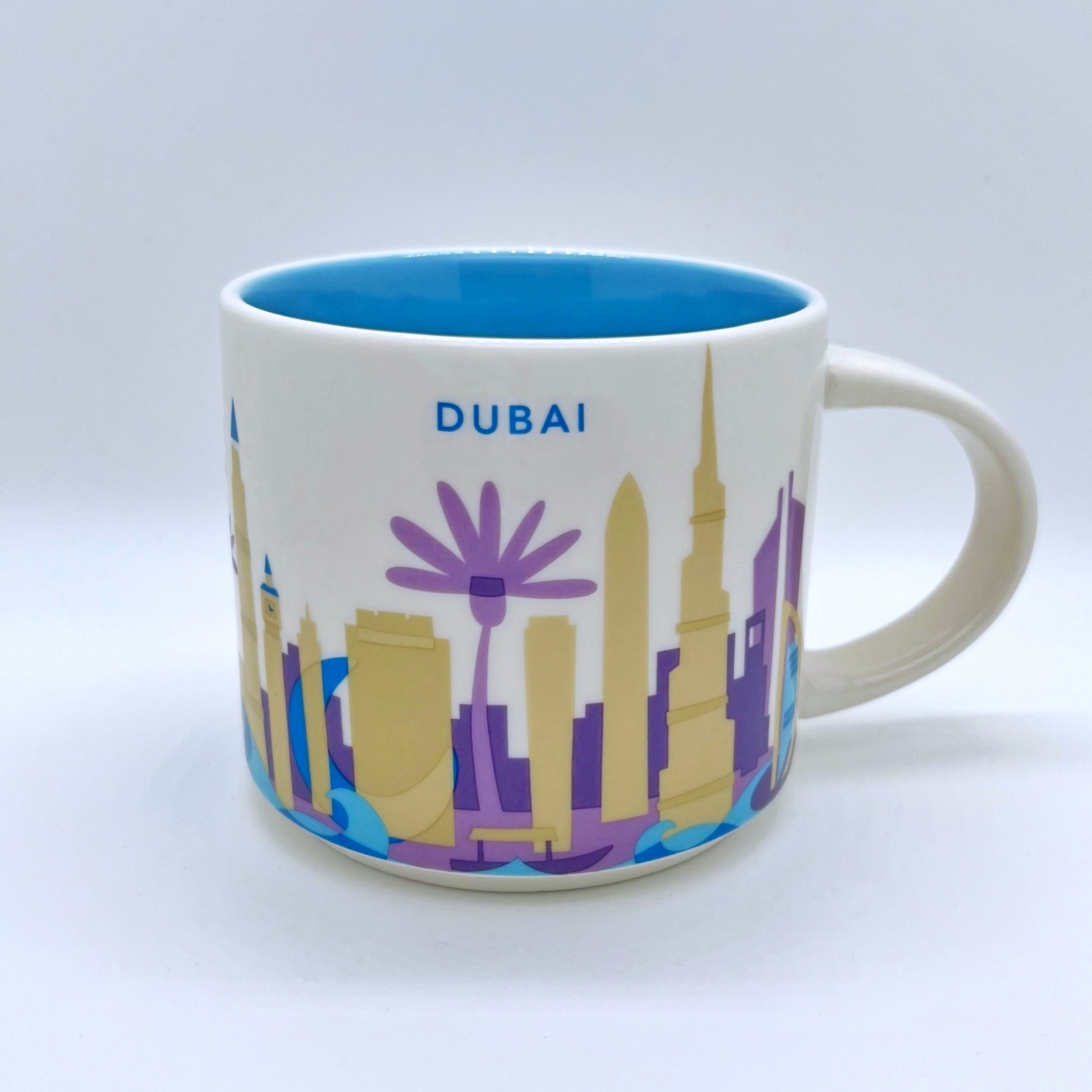 Kaffee Tee und Cappuccino Tasse von Starbucks mit gemalten Bildern aus der Stadt Dubai