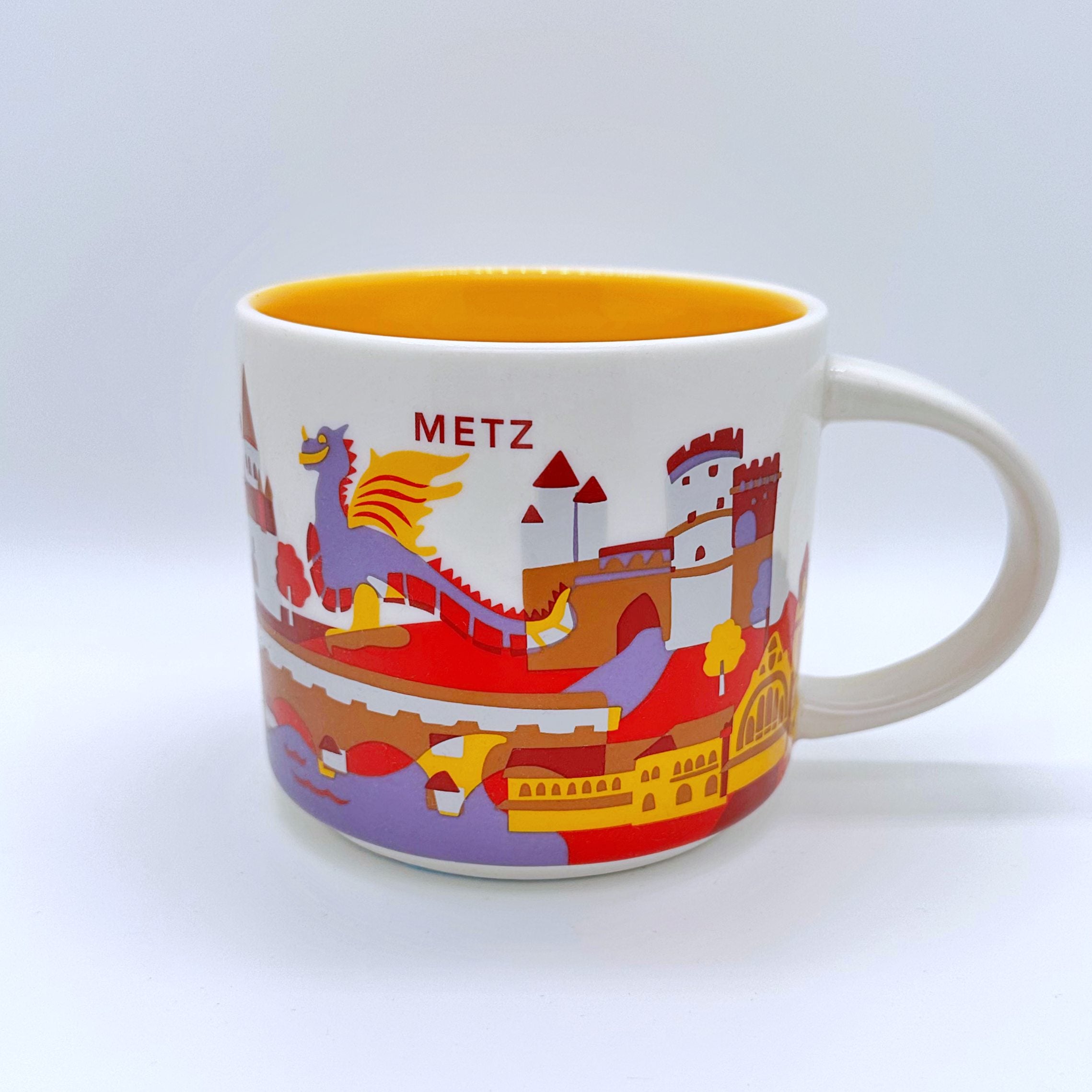 Kaffee Tee oder Cappuccino Tasse von Starbucks mit gemalten Bildern aus der Stadt Metz