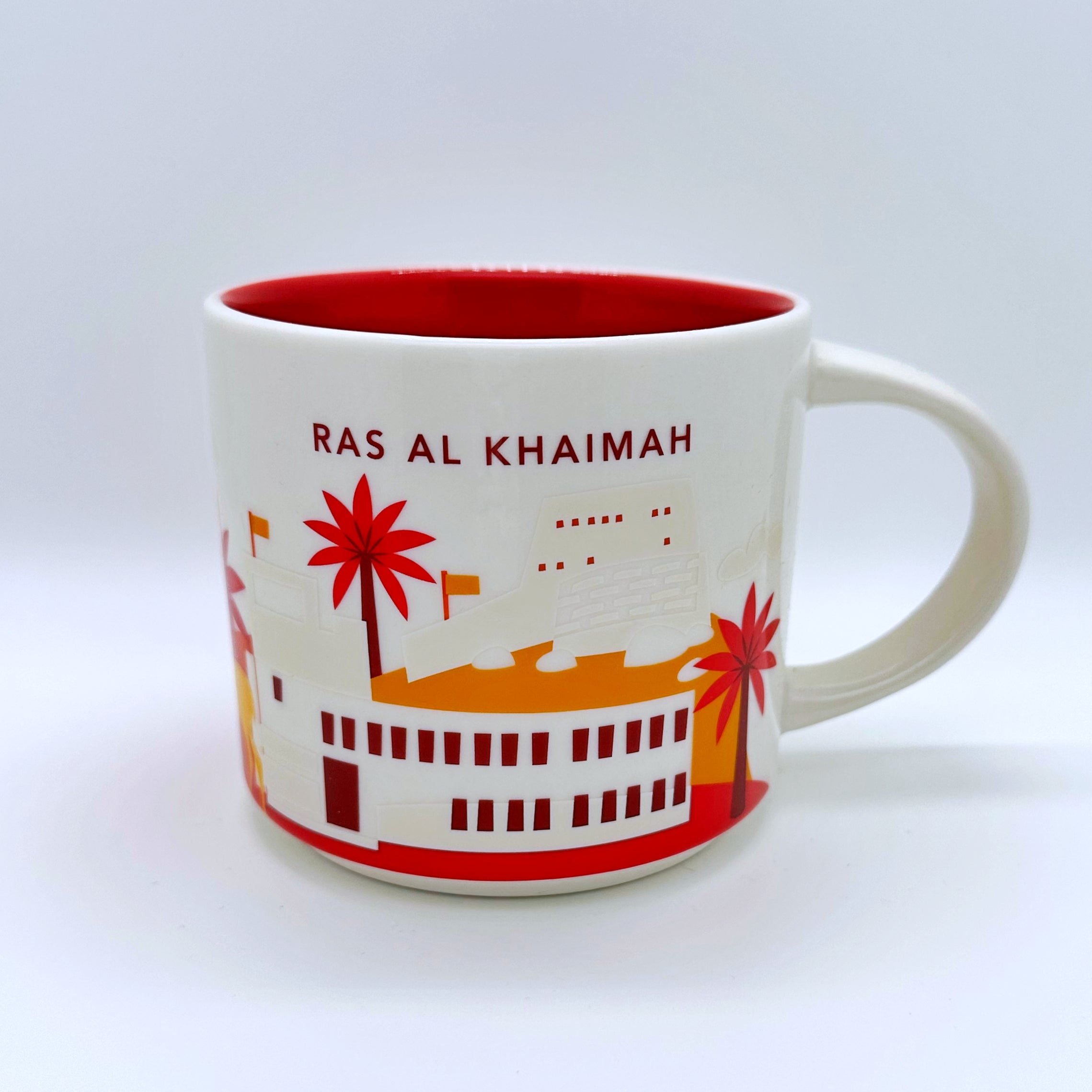Kaffee Cappuccino oder Tee Tasse von Starbucks mit gemalten Bildern aus der Stadt Ras Al Khaimah