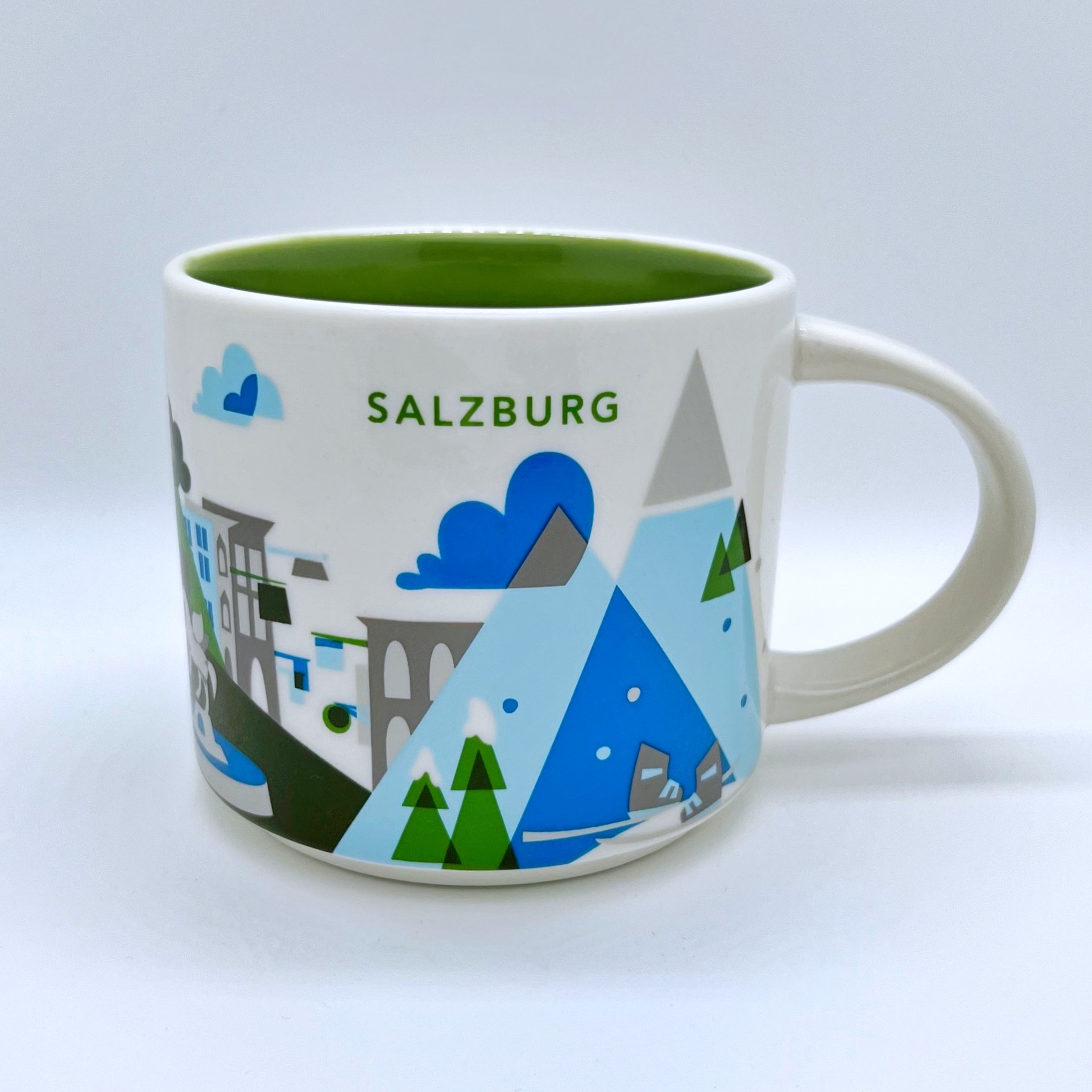 Kaffee Tee oder Cappuccino Tasse von Starbucks mit gemalten Bildern aus der Stadt Salzburg